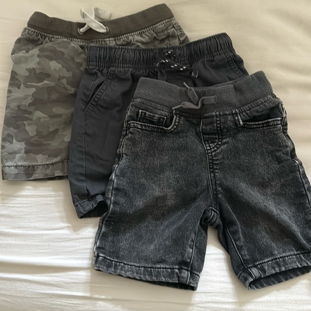 Boys 3T cotton and Jean shorts bundle 3 pair